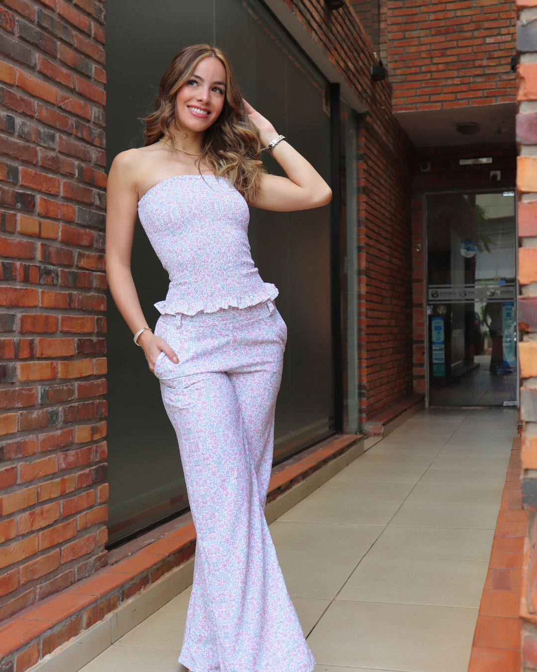 CONJUNTO BLUSA STRAPPLES Y PANTALON HARPER MARINA BLUSH GARDEN