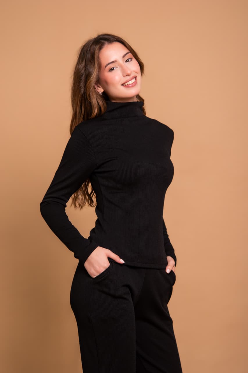 CONJUNTO SUETER JOGGER HARPER SCARLETT BLACK